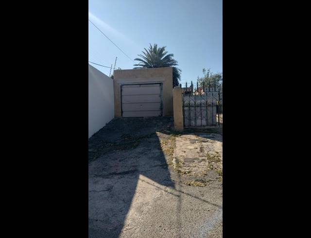 3 BEDROOM HOUSE FOR SALE IN CROSBY